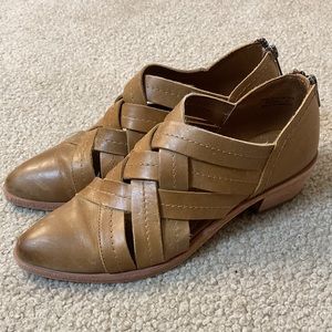Frye Tan Leather Flats